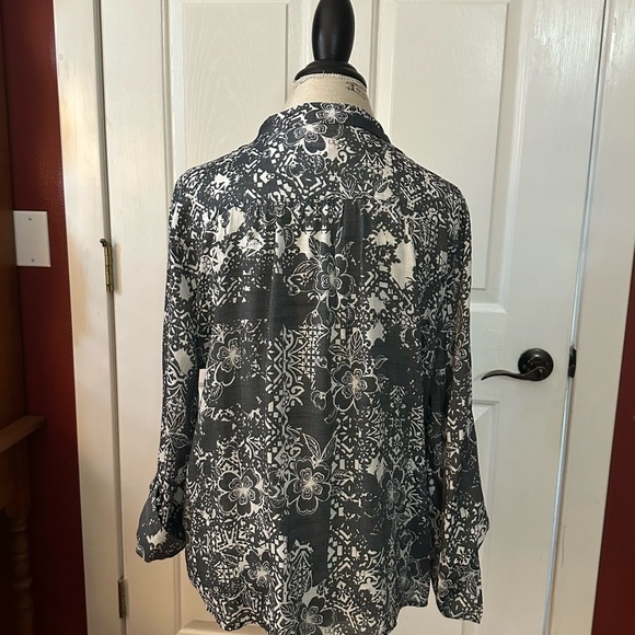 Ruby Rd. Monochrome Floral Tunic - Picture 7 of 12